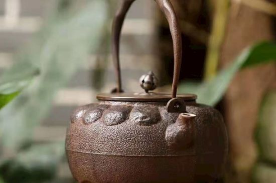 老鐵壺煮茶的害處，鐵壺為什么不能煮茶？