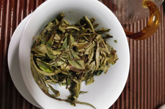 7年壽眉和2年白牡丹哪個(gè)好，老白茶壽眉與白牡丹的口感區別