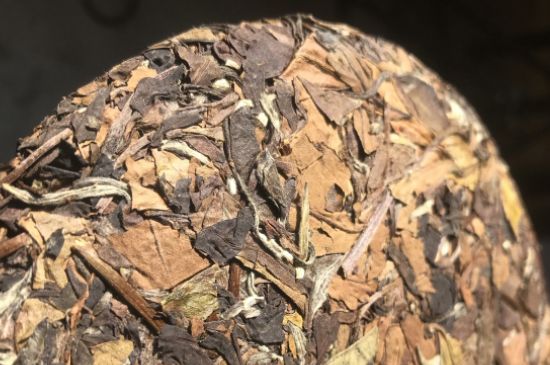 7年壽眉和2年白牡丹哪個(gè)好，老白茶壽眉與白牡丹的口感區別