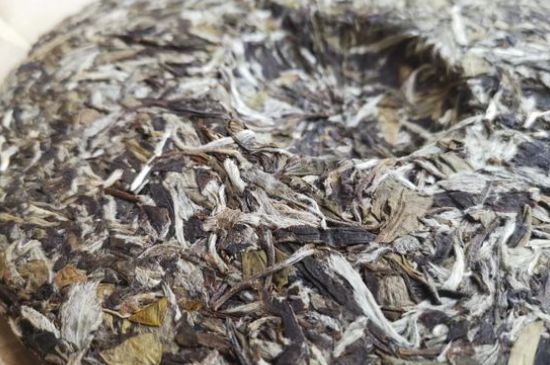 7年壽眉和2年白牡丹哪個(gè)好，老白茶壽眉與白牡丹的口感區別