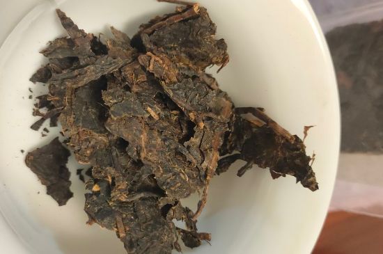 一天什么時(shí)候喝黑茶最好，喝黑茶一天最佳時(shí)間和季節
