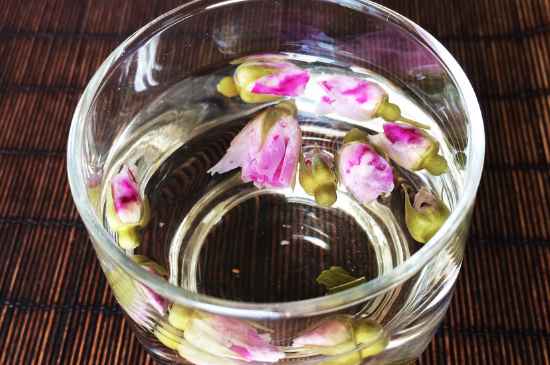 玫瑰花和茉莉茶一起泡有什么作用，玫瑰茉莉花茶的功效