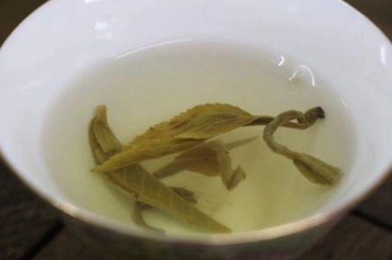 茉莉龍珠泡開(kāi)后為什么都是梗，茉莉龍珠泡開(kāi)后什么樣？