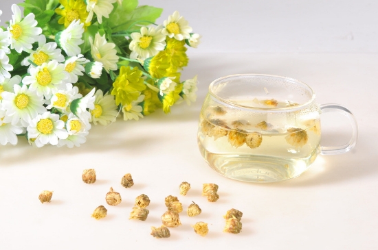 喝菊花茶有什么效果，女人長(cháng)期喝菊花茶好嗎？