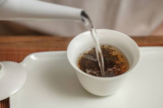 各類(lèi)茶的注水方式，不同的茶泡茶時(shí)怎么注水
