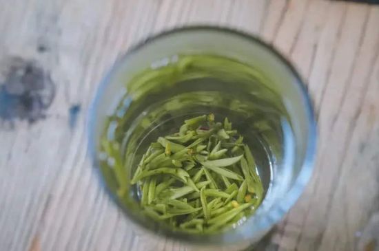 泡好的茶水放冰箱能保存多久，泡好的茶冷藏放多久？