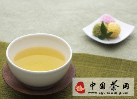 喝茶養生講究時(shí)辰 茶不同療效各異