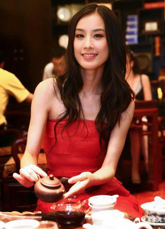 泡紅茶分為“清飲法”和“調飲法”