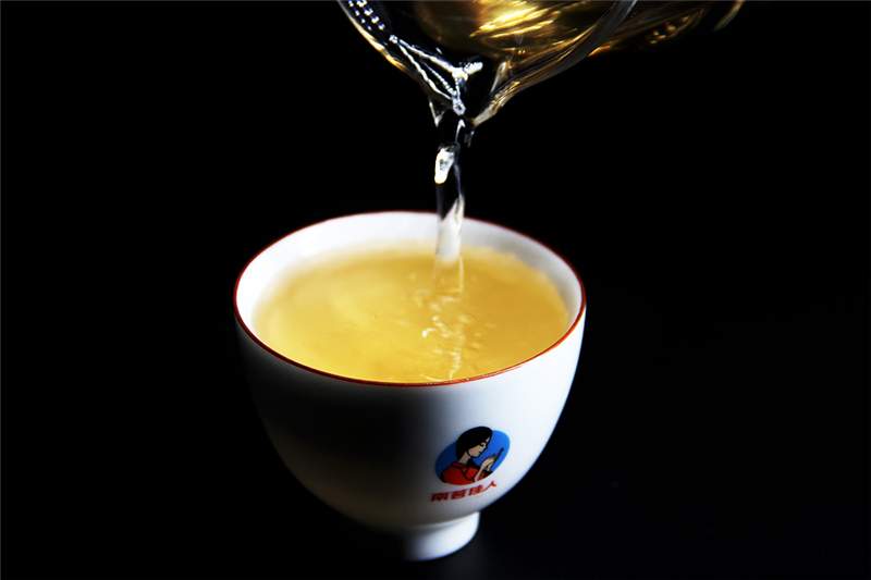 這座寨子至今已有1300多年的歷史，是最古老茶農濮人的后裔