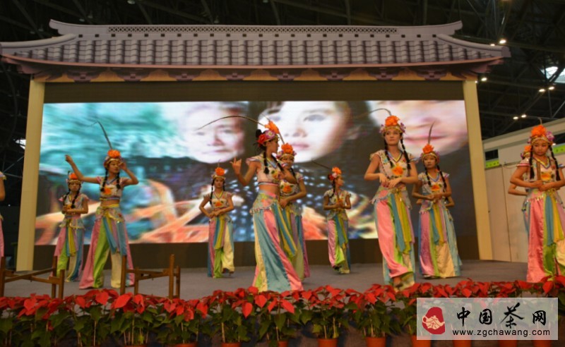 婺牌皇菊品牌推介會(huì )，展現婺源皇菊的原生態(tài)生長(cháng)環(huán)境及飲用價(jià)值，現場(chǎng)免費品鑒。