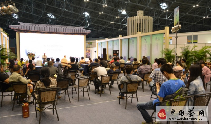 曲水流觴•晉陽(yáng)茶語(yǔ)”茶會(huì )活動(dòng)，美人與茶的完美結合，流水中取得香茗一杯，細品之，雅趣橫生